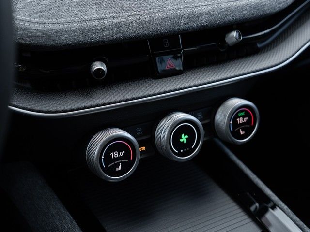 Superb Combi 2.0 TSI Selection 4x4 DSG AHK+MATRI