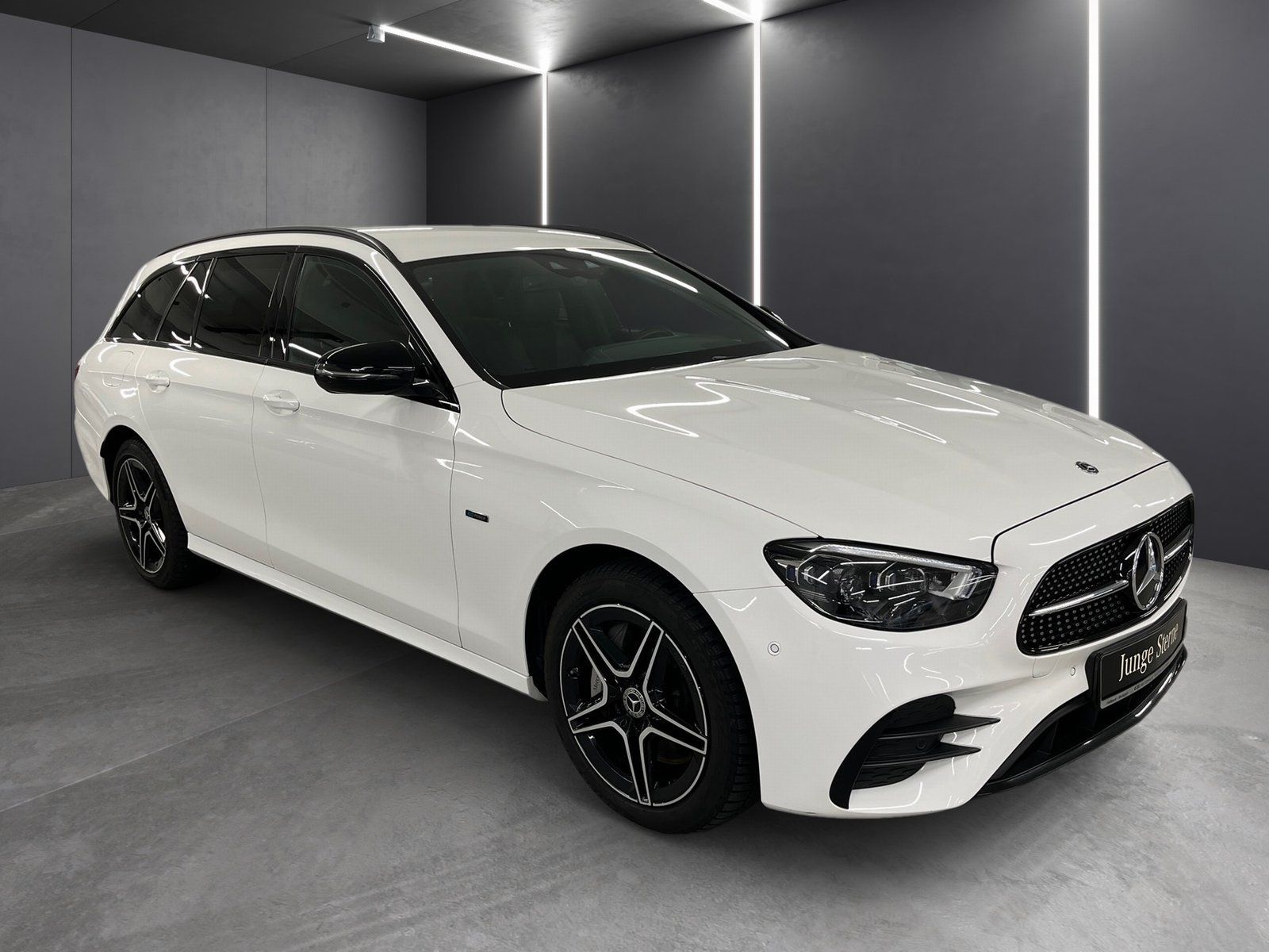 Fahrzeugabbildung Mercedes-Benz E 300 de T AMG*Burmester*MultiBeam*Totwink*Kam*