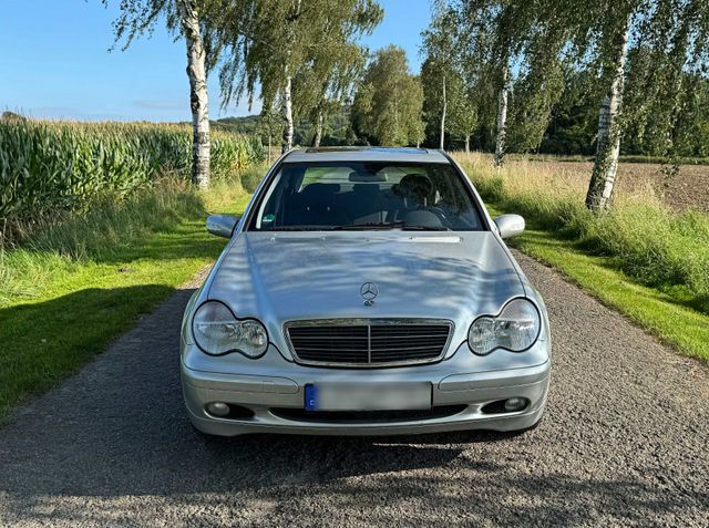 Mercedes-Benz Mercedes C-Klasse C180 W203 Limousine - Gu...