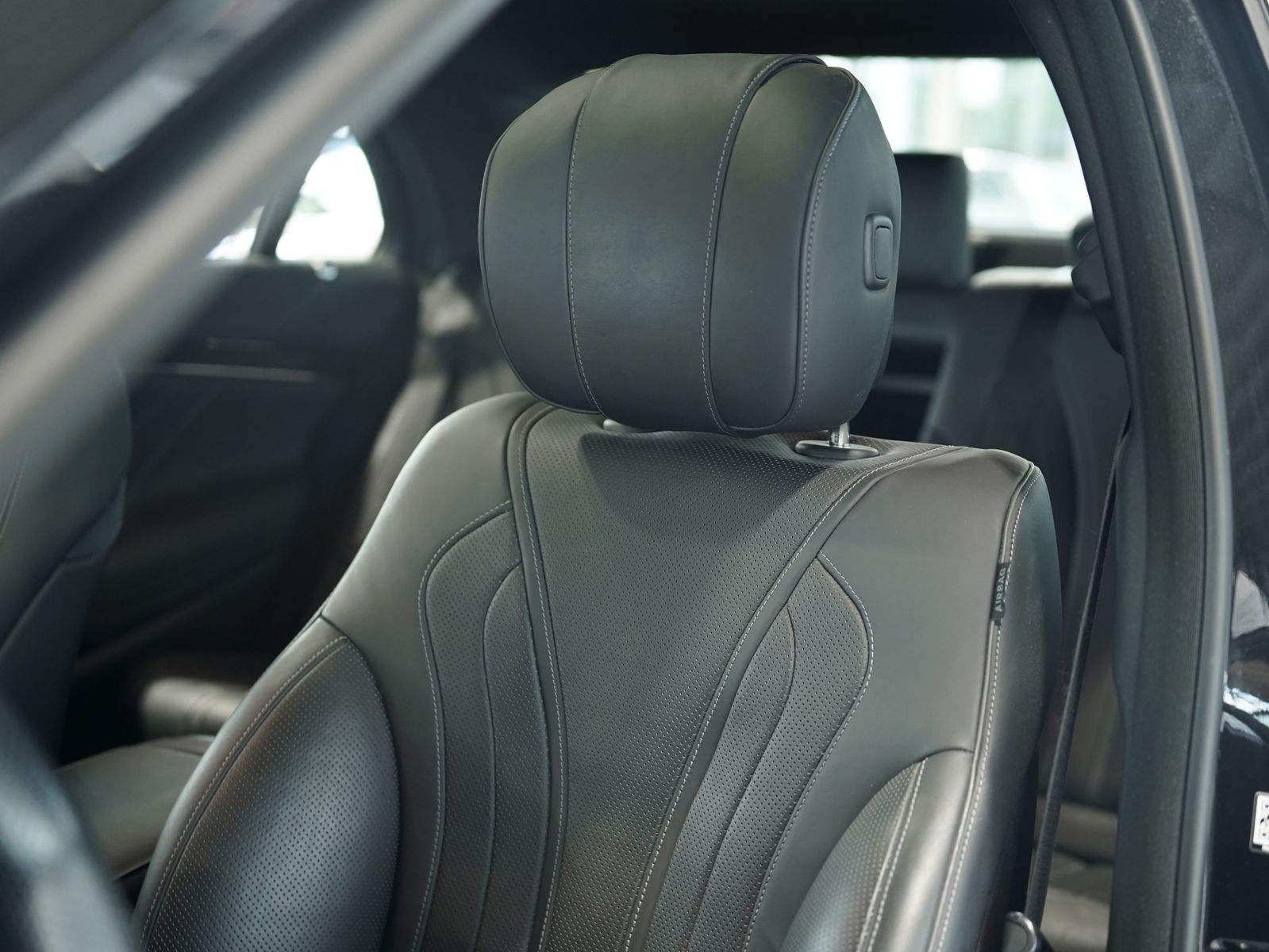 Mercedes Benz S 560