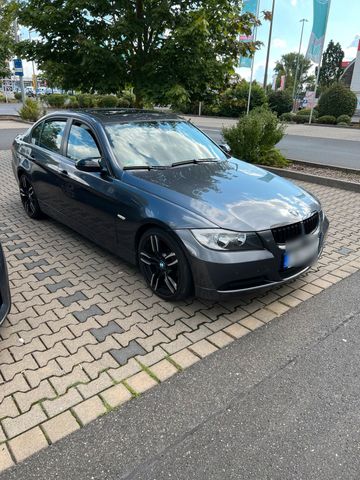 BMW 318i e90