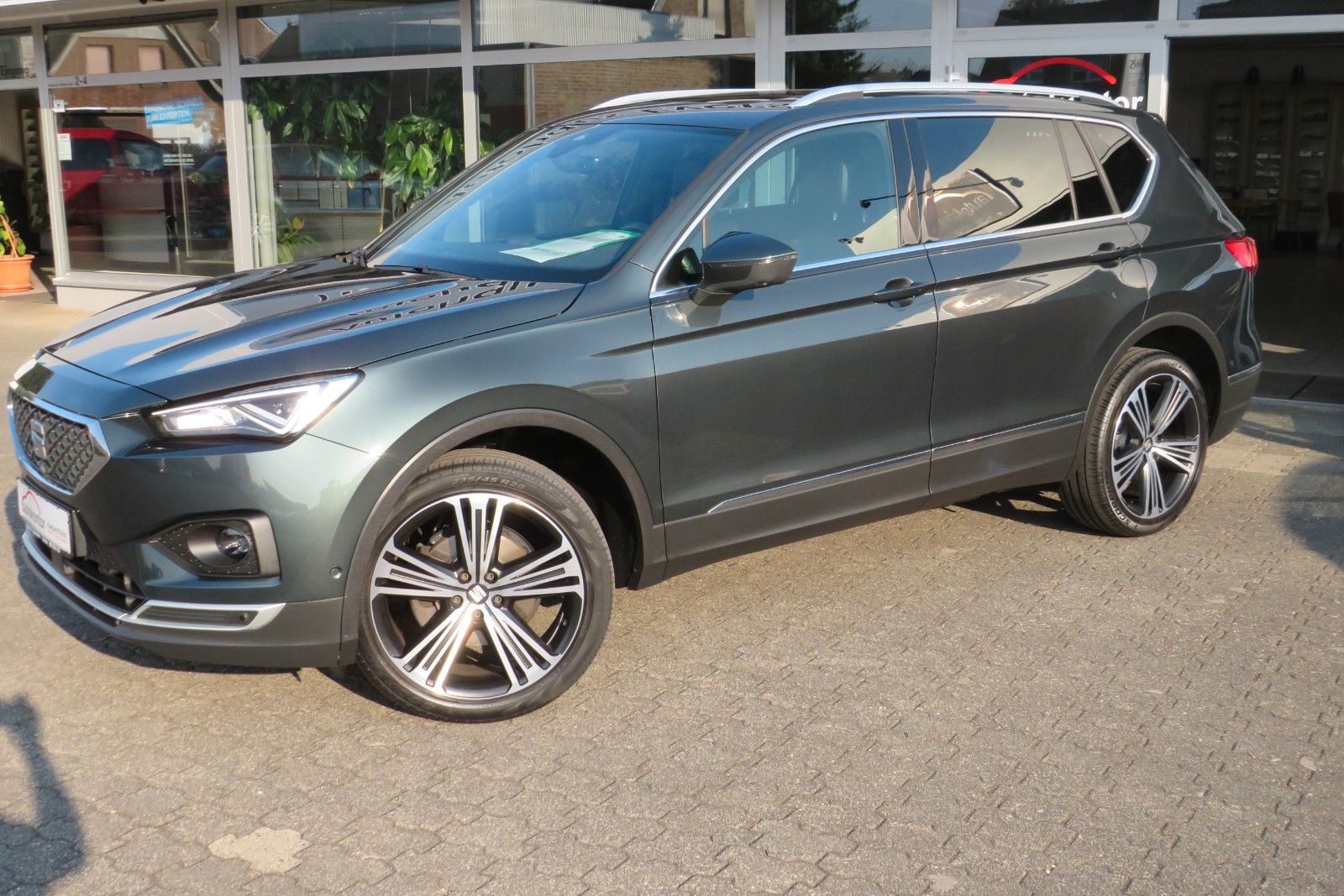 Fahrzeugabbildung SEAT Tarraco Xcellence PANO 7S ACC NAVI LEDER  LED