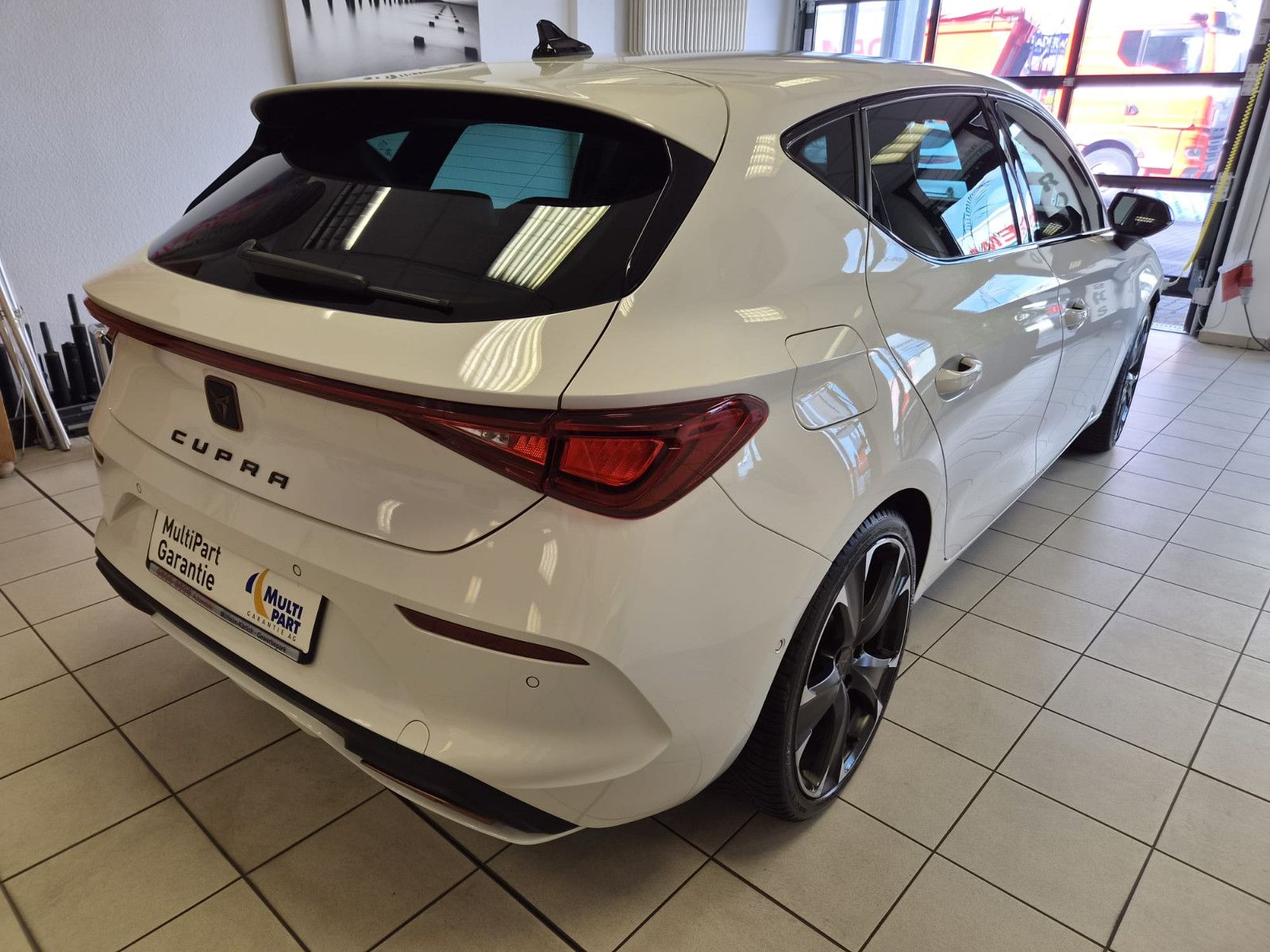 Fahrzeugabbildung CUPRA Leon VZ e-Hybrid / GEPFLEGT / NAVI / KAMERA