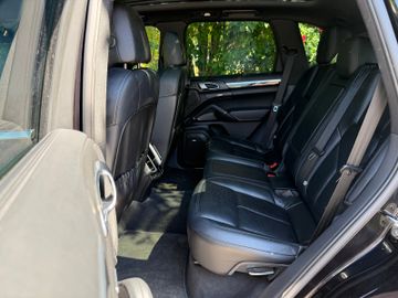 Porsche Cayenne - 11