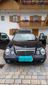 Mercedes-Benz E 280 Avantgarde sehr gepflegter Zustand - blaue Mercedes-Benz E 280