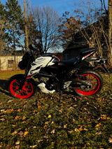 Suzuki GSX-S 125ccm rot/weiß/schwarz - SUZUKI GSX R 125