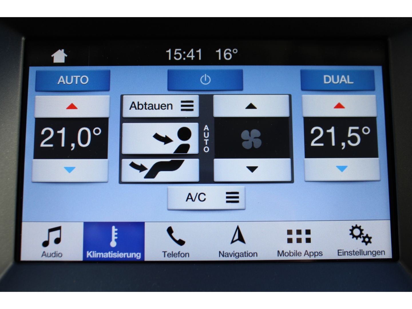 Fahrzeugabbildung Ford Galaxy Titanium 7 Sitze AHK Navi Pano GRA GJR PD