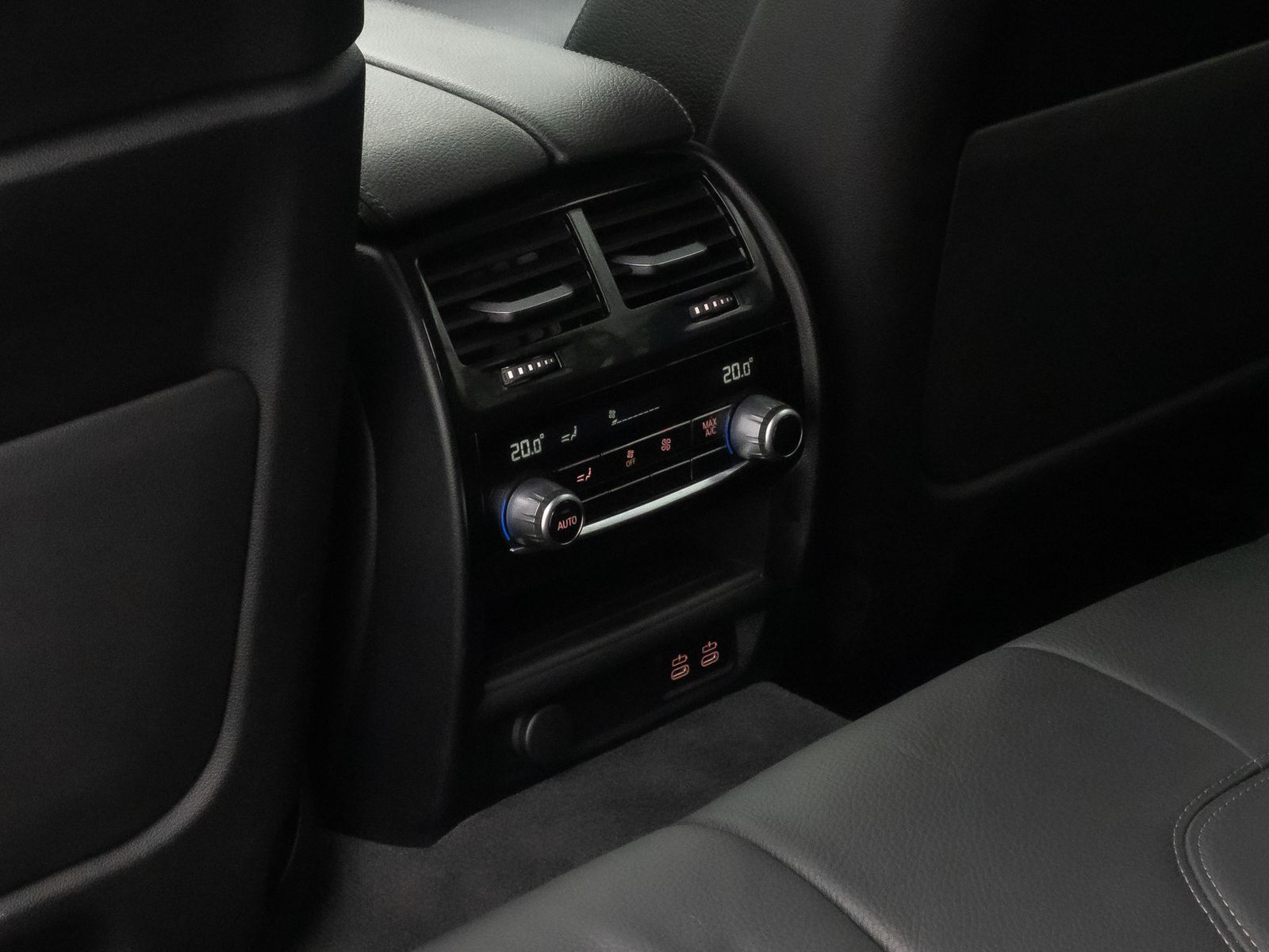 Fahrzeugabbildung BMW 520d DisplKey 4xKlima Laser HUD DAB Kamera AHK