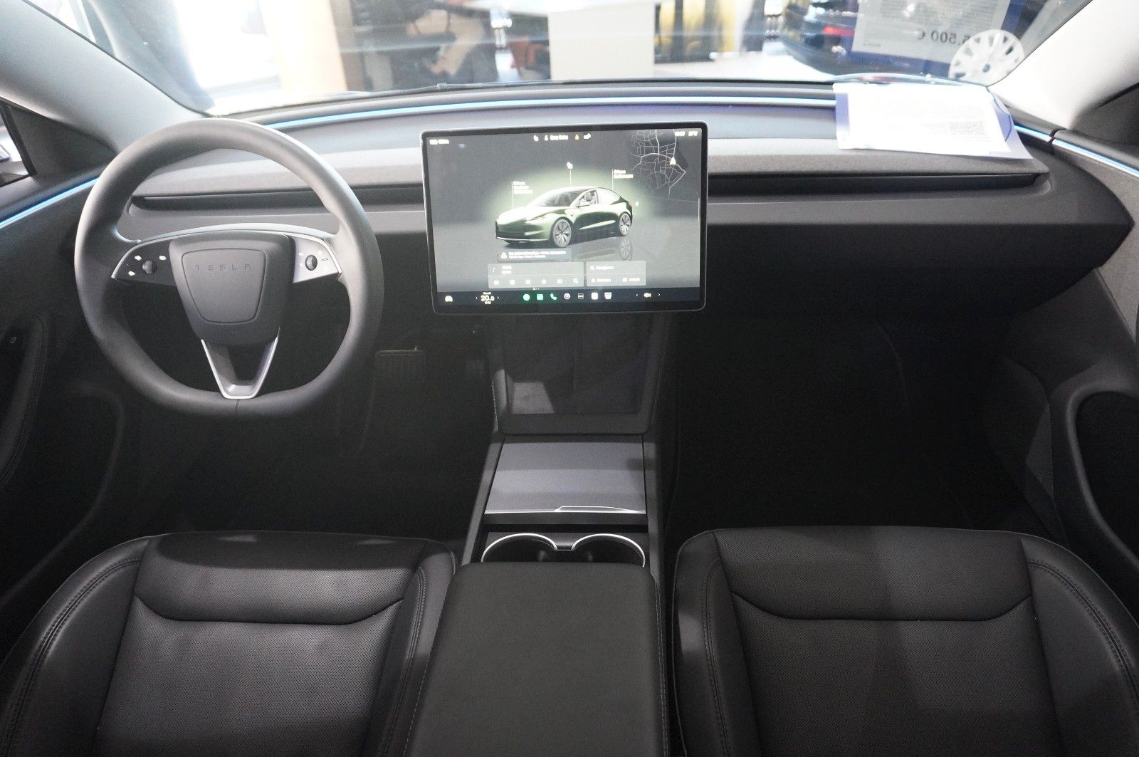 Fahrzeugabbildung Tesla Model 3 Standard Range RWD  NAVI/KAMERA/SH/PILOT