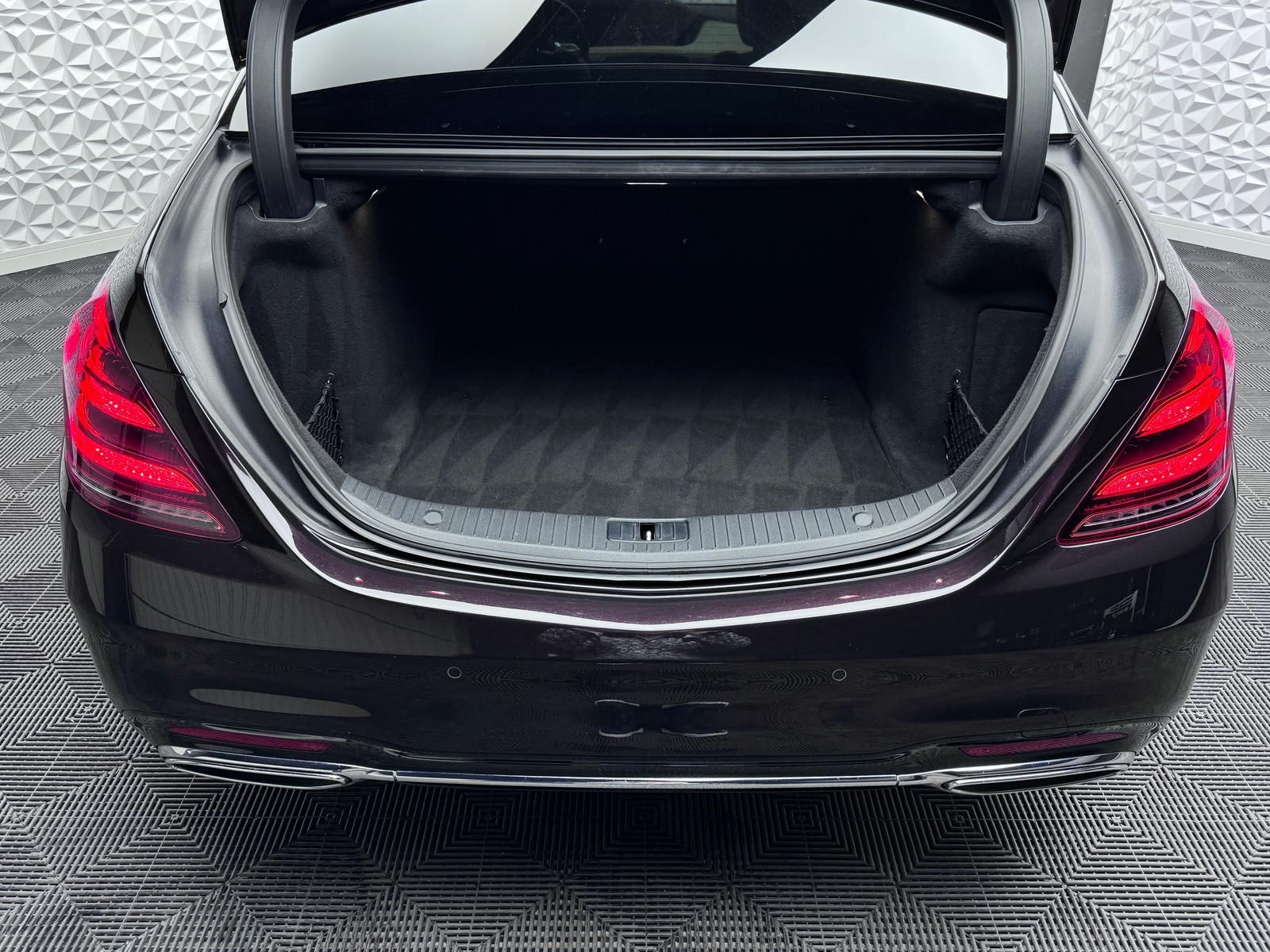 Fahrzeugabbildung Mercedes-Benz d AMG*4MATIC*LUFT*BURMESTER*STANDHEIZ*MASSAGE