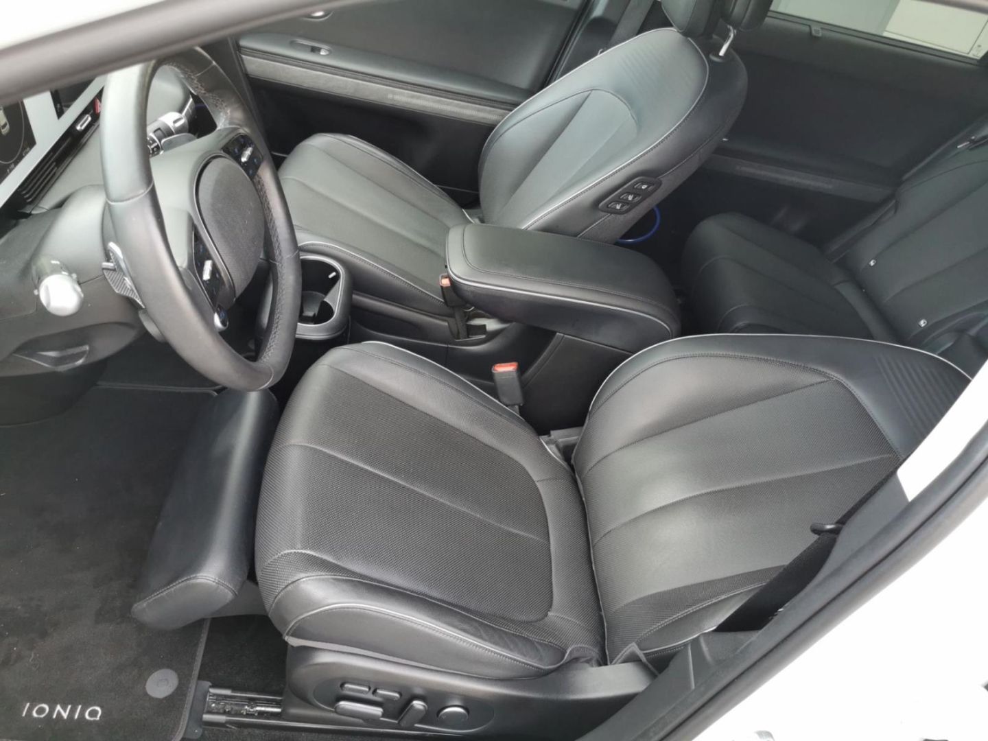 Fahrzeugabbildung Hyundai IONIQ 5 Uniq Elektro, inkl. 20 Zoll Felgen, HUD