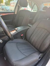 Mercedes E 220 - 12