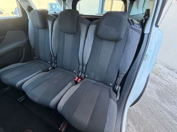 Peugeot 5008 - 10