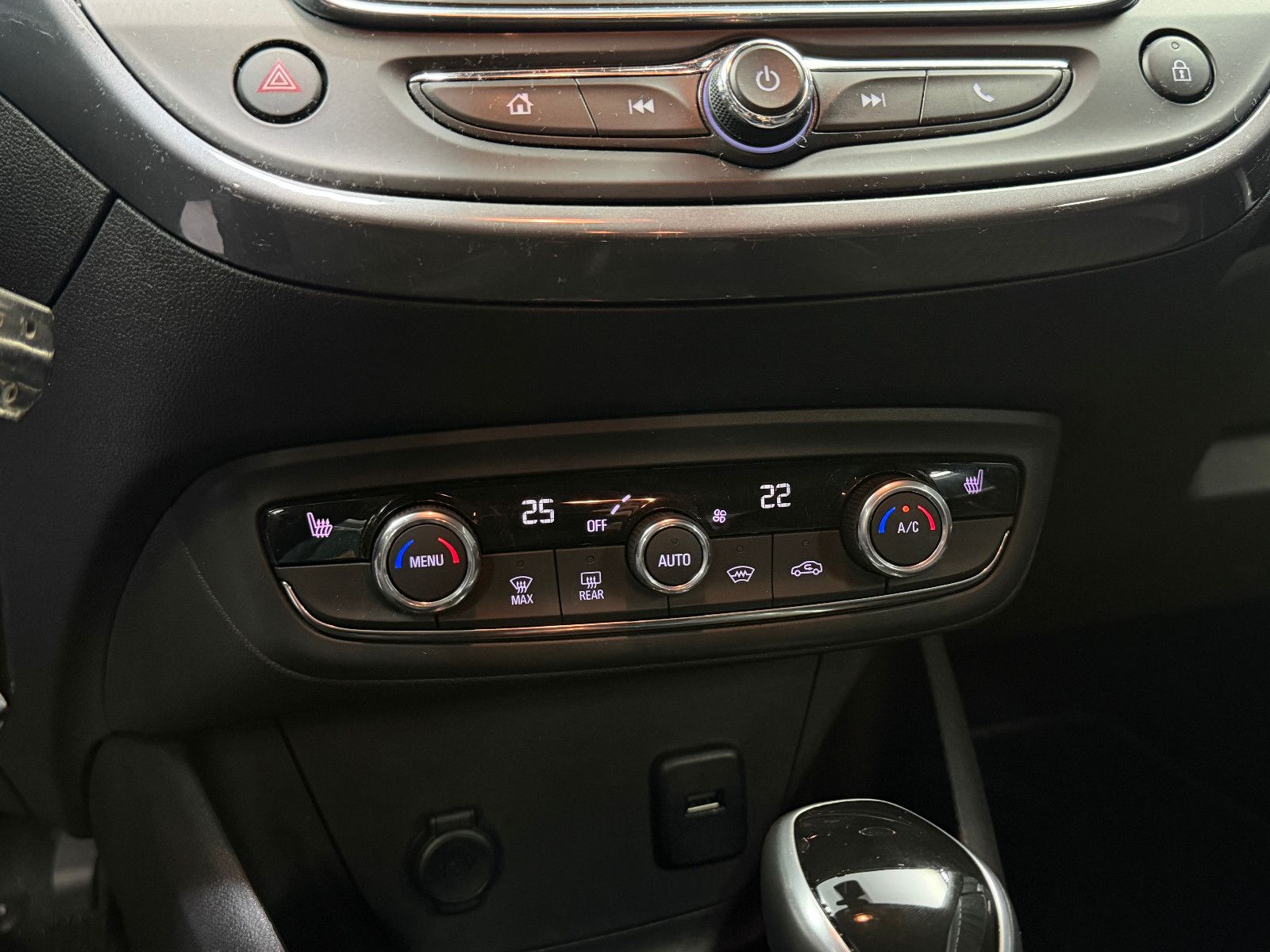 Fahrzeugabbildung Opel Crossland (X)1.2 DI Turbo Innovation|AUTOMATIK