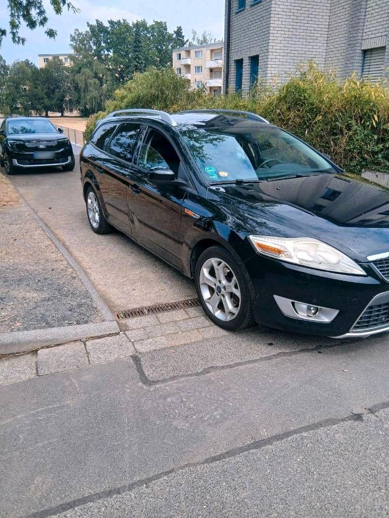 Ford Mondeo 2009 — rear view