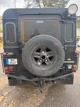 Land Rover Defender 110 TD4 Station Wagon E E - Land Rover Defender: Station Wagon