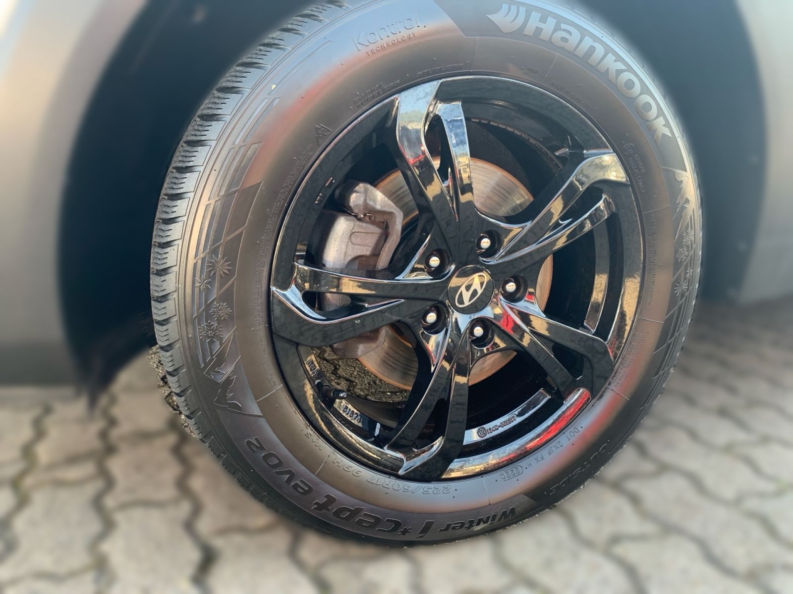 Fahrzeugabbildung Hyundai TUCSON 1.6 Advantage Navi 8xbereift