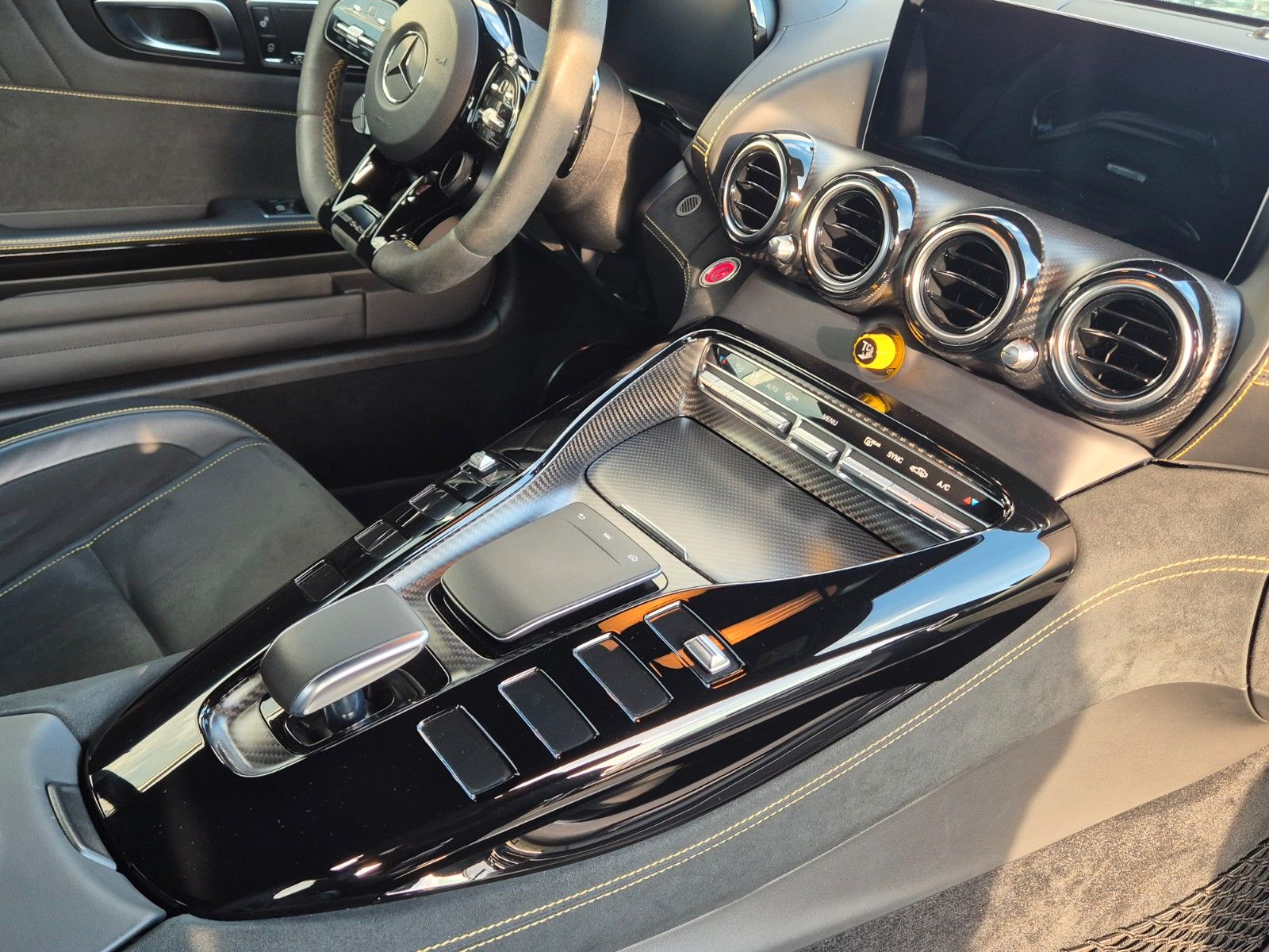 Fahrzeugabbildung Mercedes-Benz AMG GT R Designo Magno/Carbon/Burmester/1A