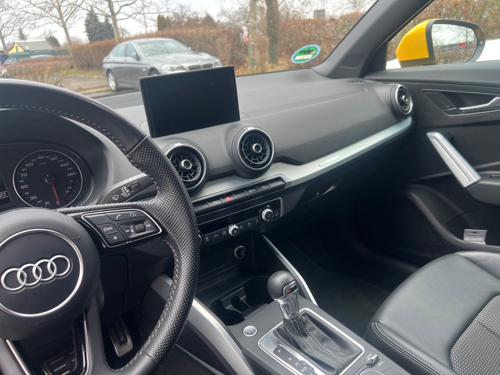 Fahrzeugabbildung Audi Q2 35 TFSI AHK+AUT+LED+LM+Navi+PDC+SHZ+SoundSys
