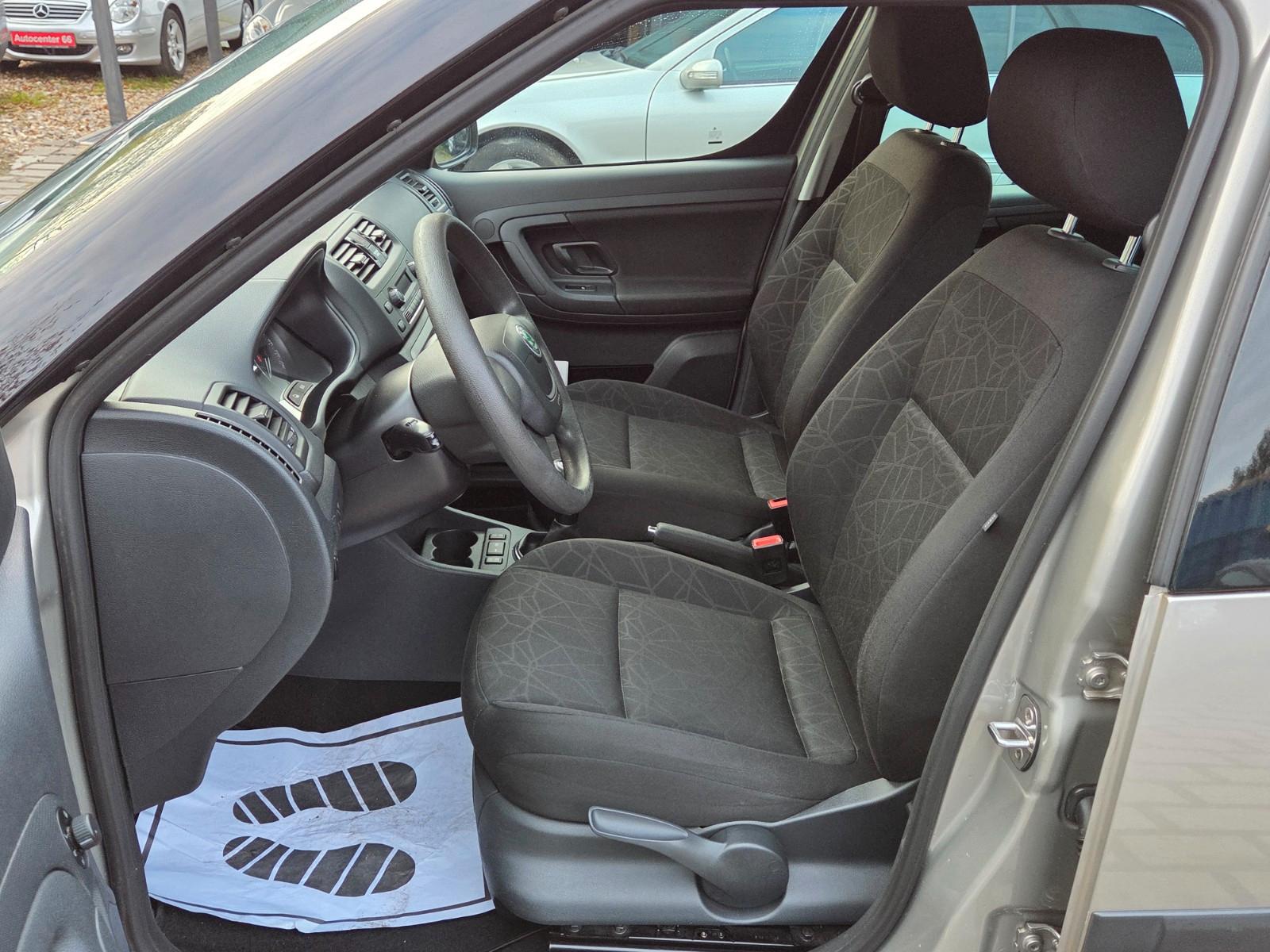Skoda Roomster 2012 — photo 12