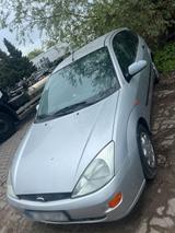 Ford Focus 1.6 - Ford Focus aus 2000: 1.6