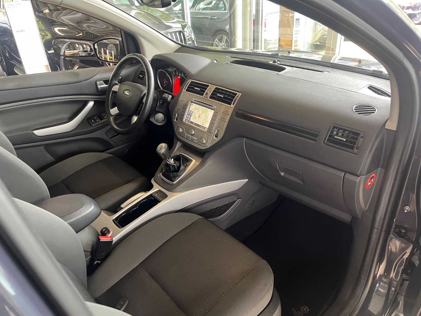Fahrzeugabbildung Ford Kuga Champions 4x4 Edition *PANO*NAVI*