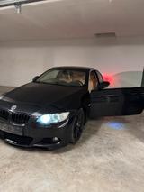 BMW 330d xDrive e92 M-Paket - BMW 330 mit Diesel-Antrieb: Coupe