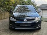 Volkswagen Golf VII Variant Highline BMT 2.0 TDI - Gebrauchtwagen in Solingen
