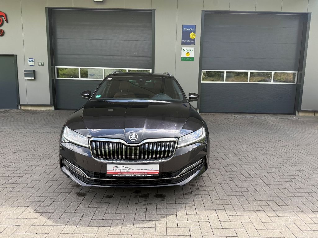 Skoda Superb — fotografia 2