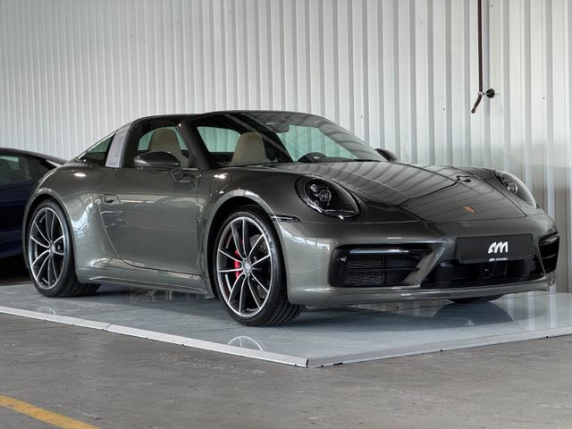 Porsche 992 Targa 4 S Bose Heritage Chrono ACC