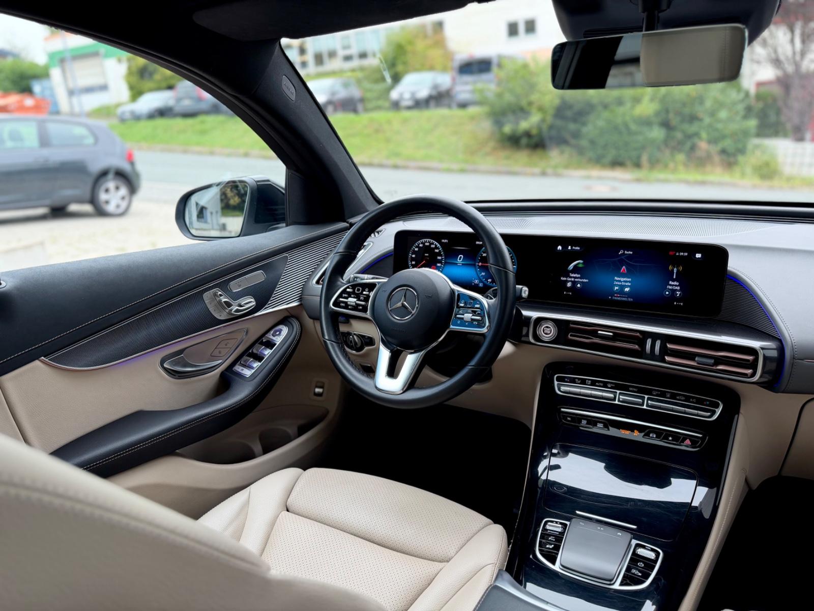 Mercedes-Benz EQC 400 4M °HUD°MASSAGE°LEDER°KEY-GO°SHD°19"AMG°