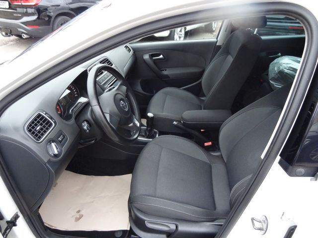 Fahrzeugabbildung Volkswagen Polo V Team/1.Hd/Klima/SitzH/PDC/84.000km/