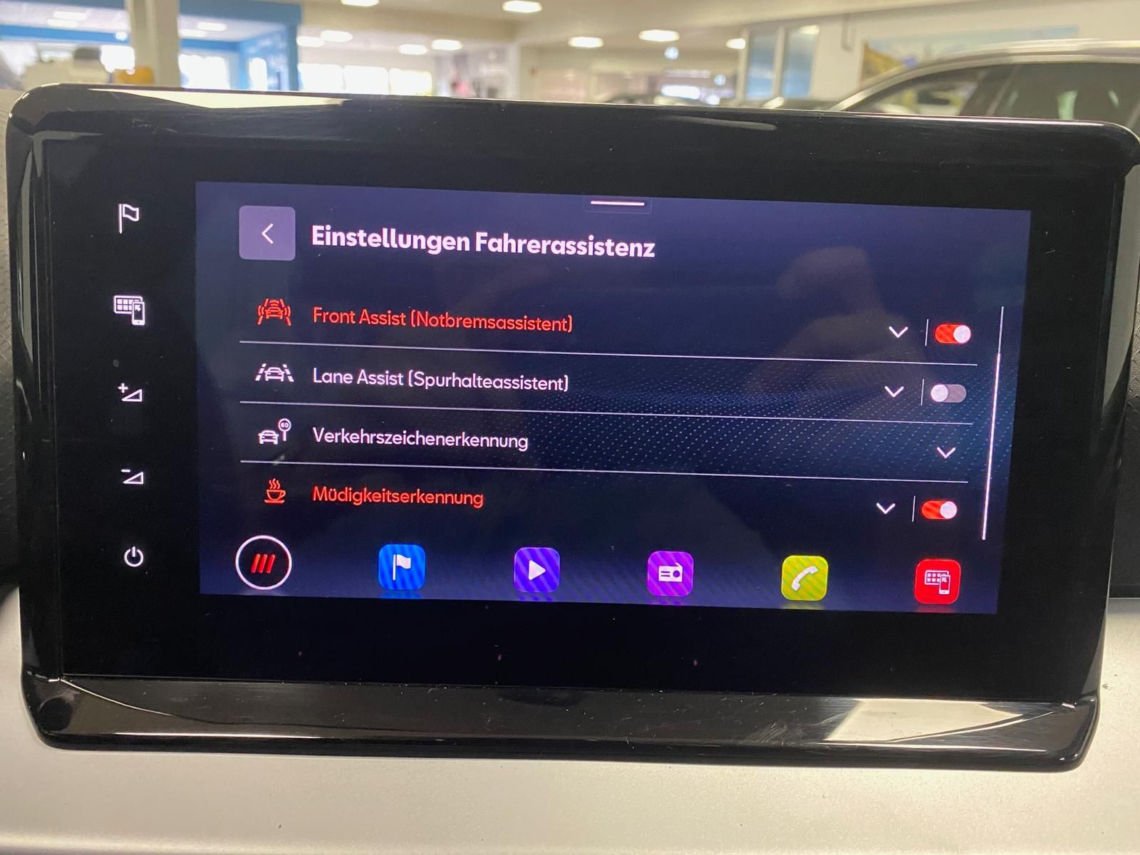Fahrzeugabbildung SEAT Arona FR 1.5 TSI DSG+APP+NAVI+ACC+LED+PDC+17"+++