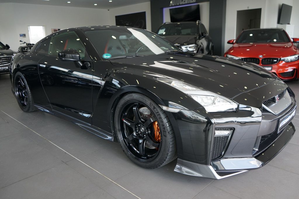 NISSAN GT-R