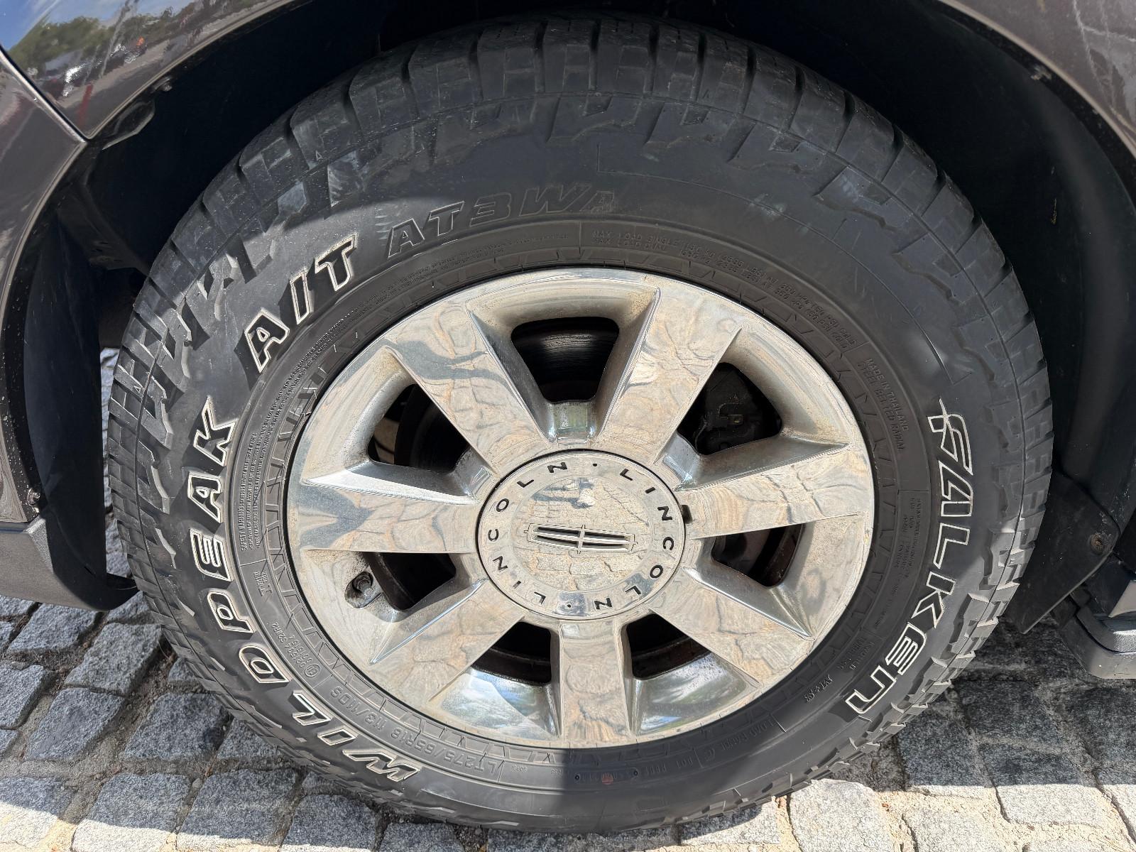 Lincoln NAVIGATOR 5,4L V8 4x4*AUT.*LEDER*EGSD*7-SITZE*