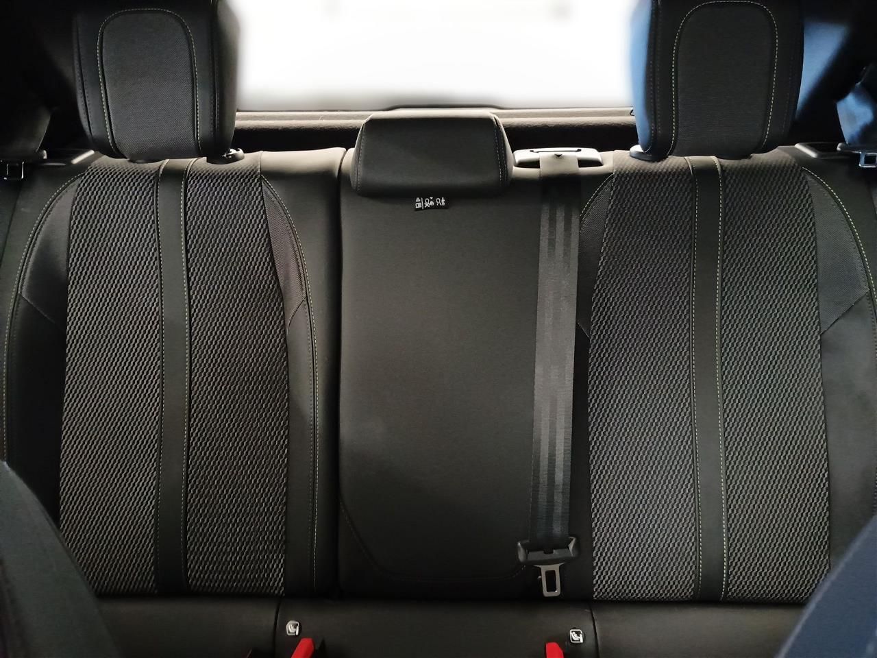 Fahrzeugabbildung Peugeot 208 GT MildHybrid 145 e-DSC6
