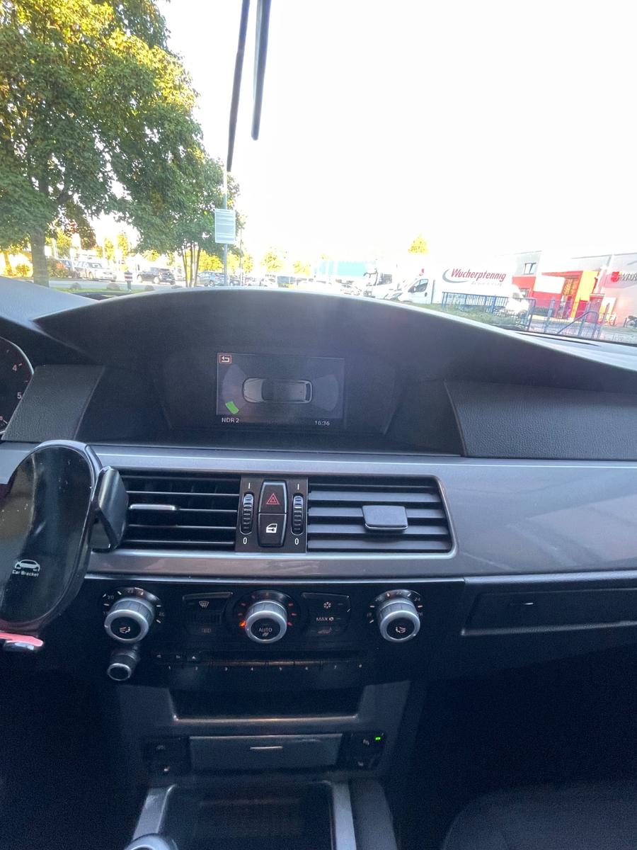BMW 520 2009 — photo 28