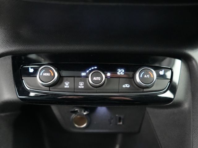 Corsa F ELEGANCE+LED LICHT+NAVI+SITZ-/LENKRADHEI