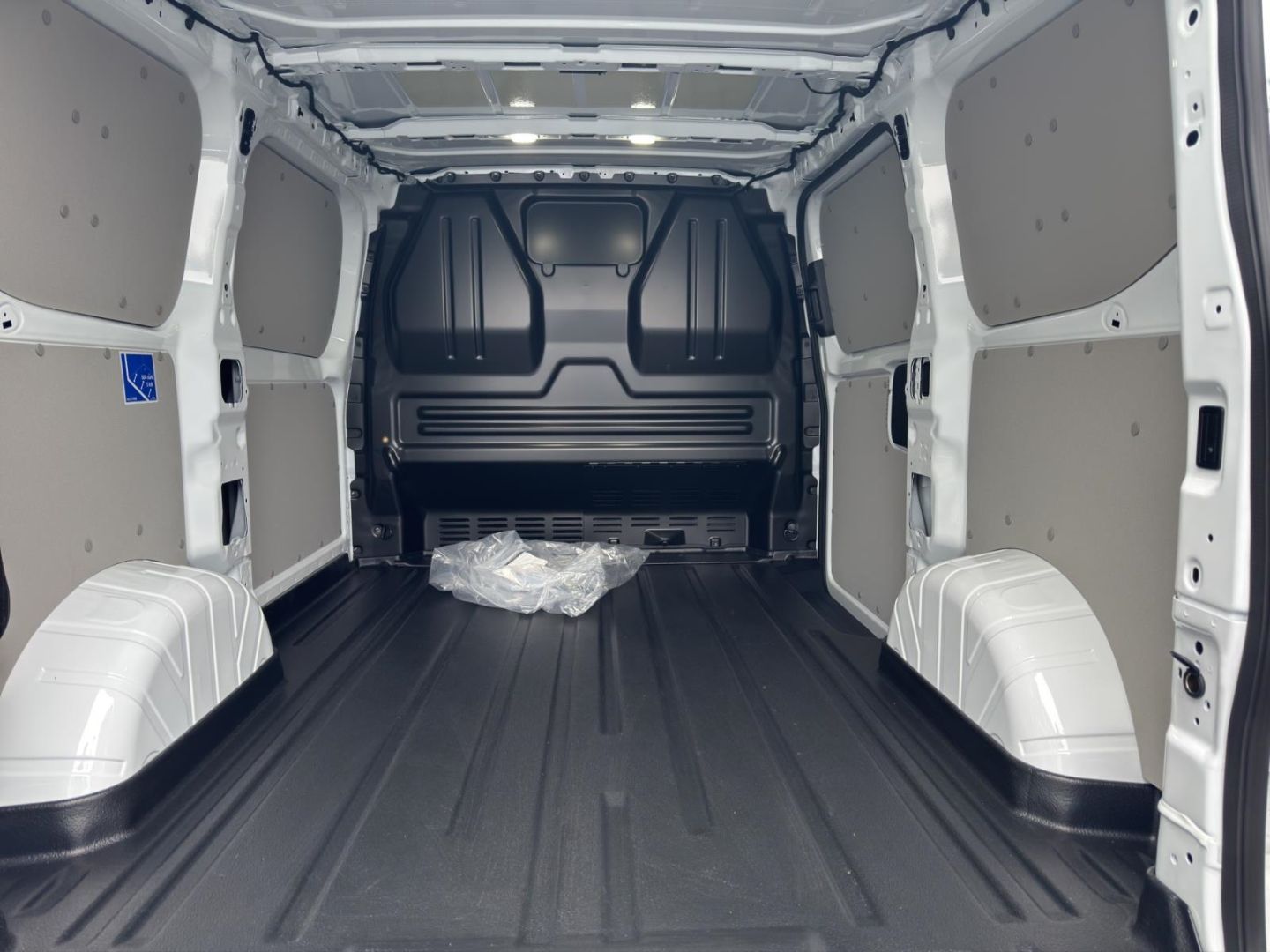 Fahrzeugabbildung Ford Transit Custom Kasten E 320 L1 Trend RWD Navi LE