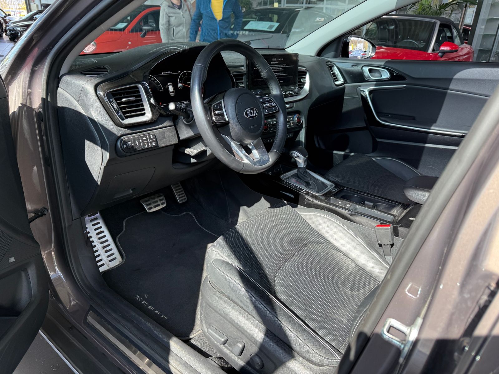 Fahrzeugabbildung Kia XCeed Platinum Edition PANO LEDER LED NAV SHZ