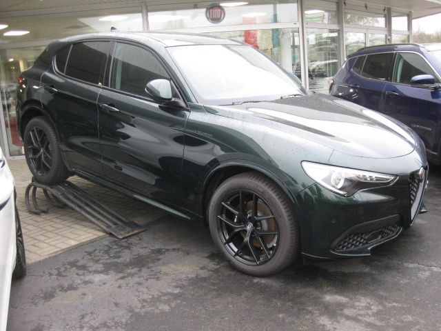 Fahrzeugabbildung Alfa Romeo Stelvio Veloce 2.2 16V AWD + Allrad + Panorama