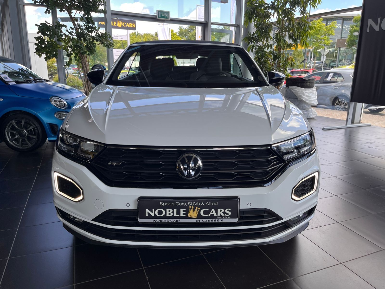 Fahrzeugabbildung Volkswagen T-Roc Cabriolet R-Line AHK LED NAVI ALU