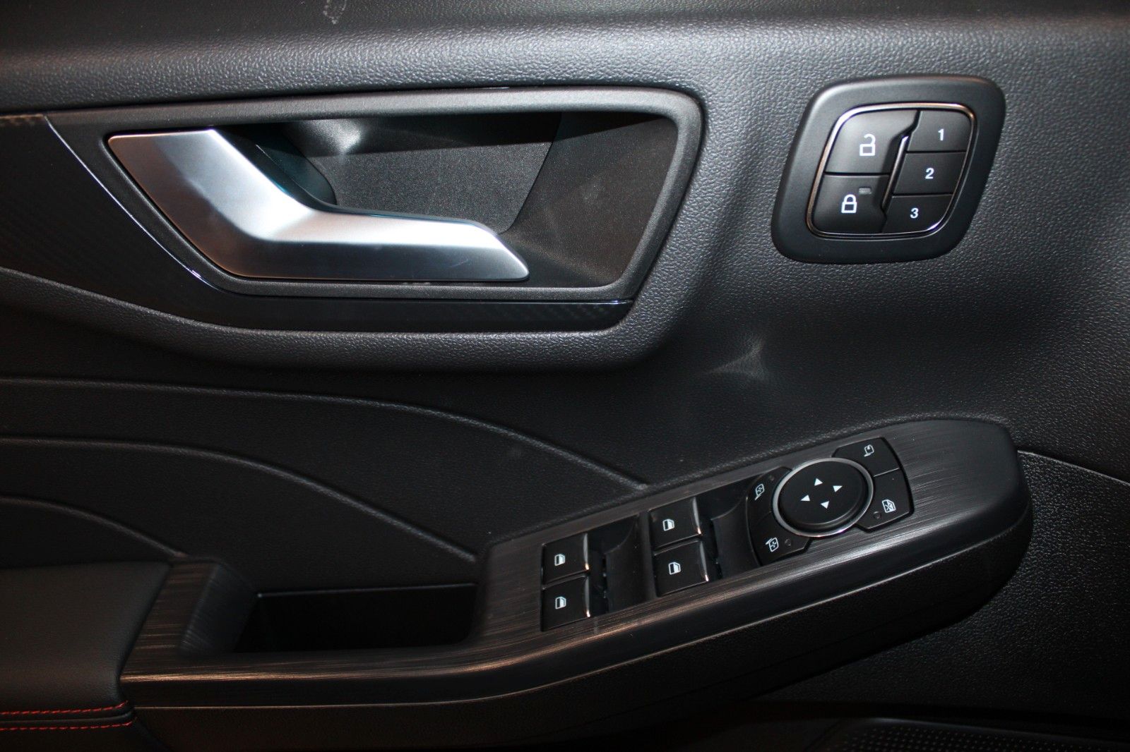 Fahrzeugabbildung Ford Kuga PHEV ST-Line X NAVI LED Matrix Winter Paket