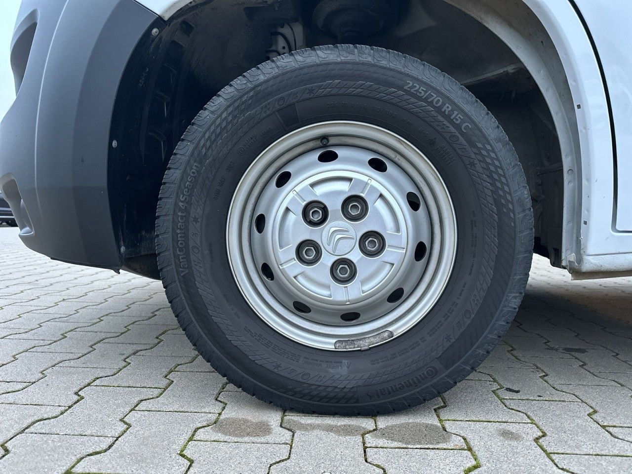 Fahrzeugabbildung Citroën Jumper 35 L3H2 BlueHDi 140