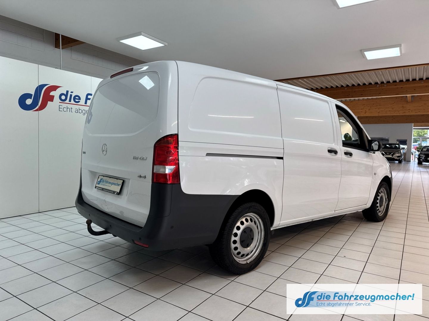 Fahrzeugabbildung Mercedes-Benz Vito Kasten 116 CDI 4x4 lang AHK Navi DAB *EXPOR