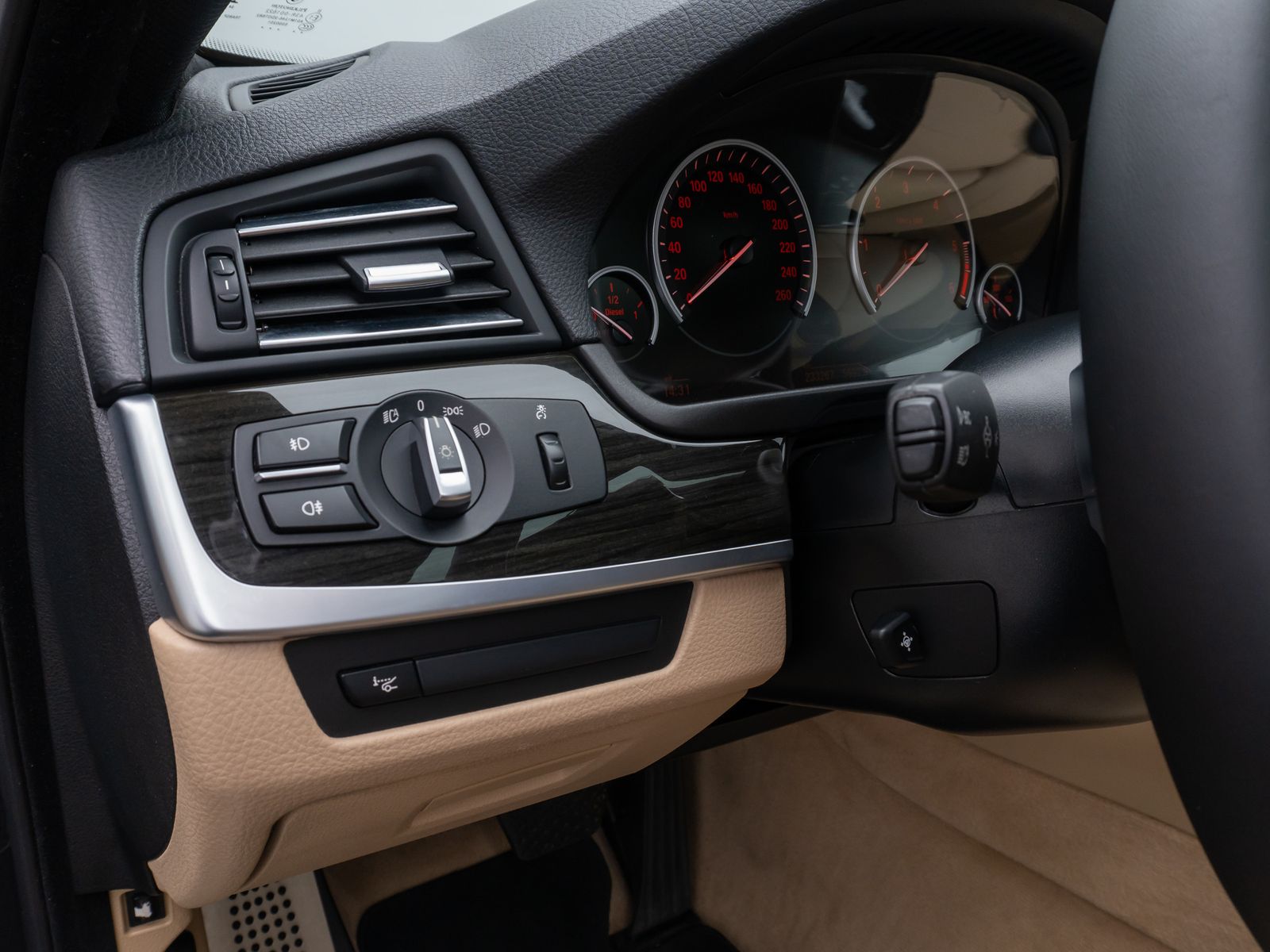 Fahrzeugabbildung BMW 530d xD M Sport Kamera HUD NaviPro Panorama HiFi