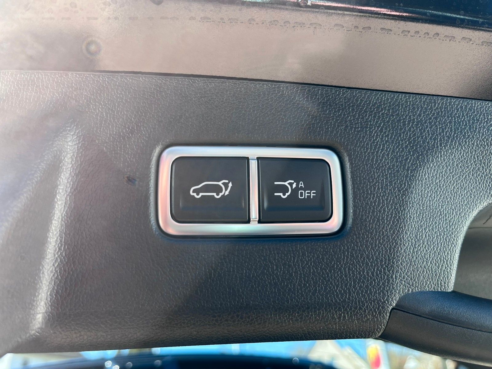 Fahrzeugabbildung Kia Sorento Platinum 4WD 7-Sitzer Pano Leder uvm.