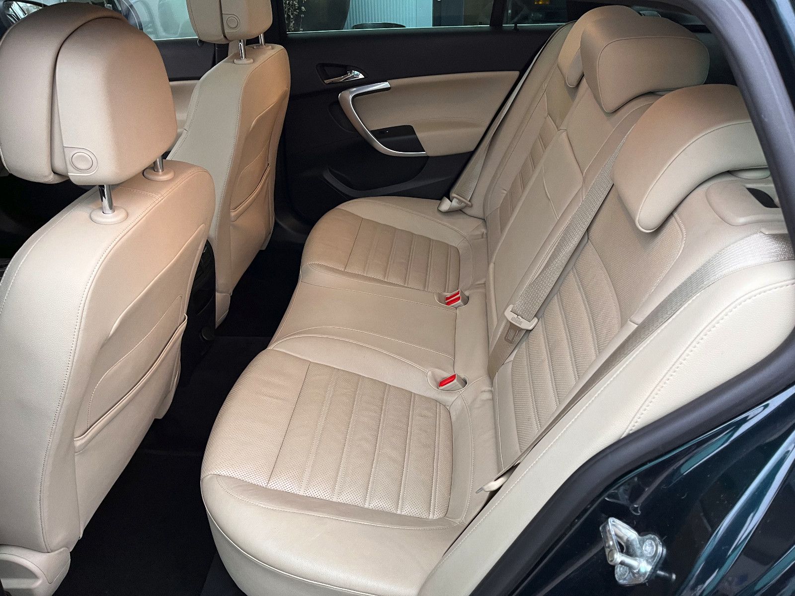 Fahrzeugabbildung Opel Insignia A Sports Tourer Innovation OPC Line 4x4