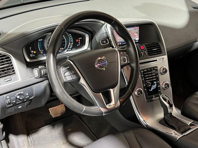 Volvo XC 60 Summum Automatik 2WD,ACC,Navi,Xenon,Alu