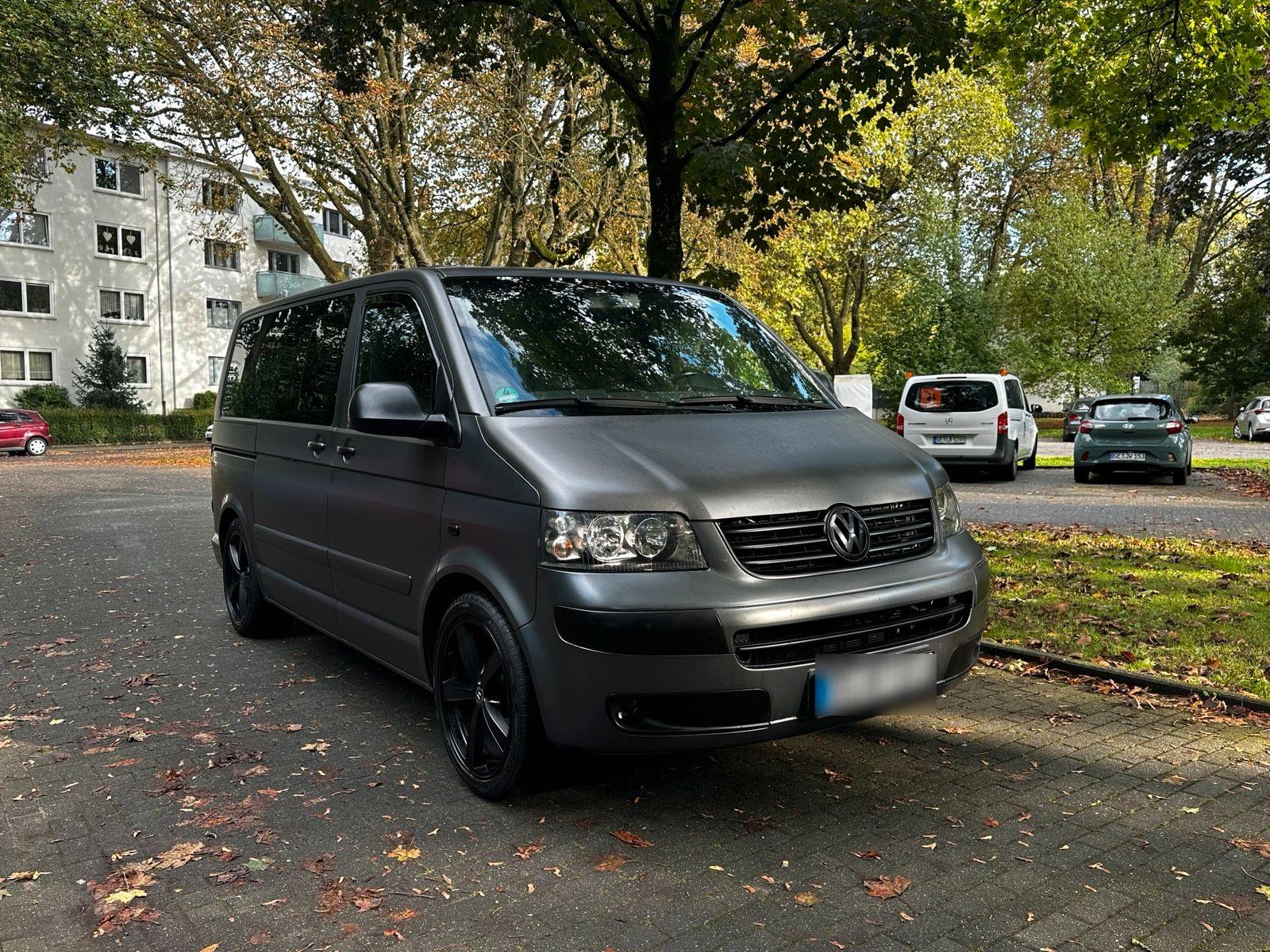 Volkswagen Multivan 2006 — rear view